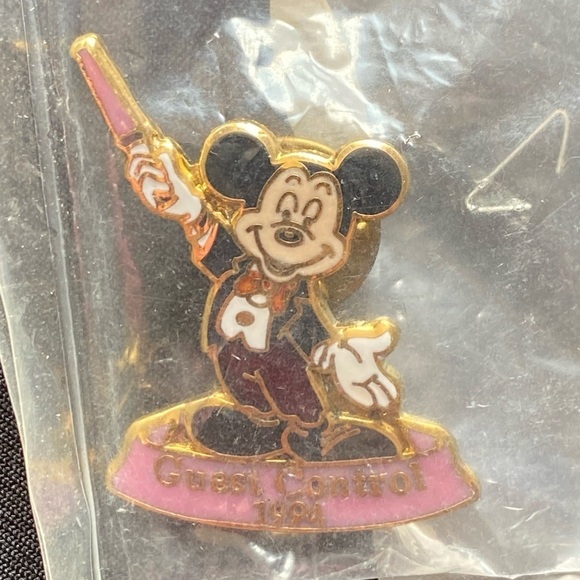 Disney 1994 Mickey Watch and Pin Set, Numbered, Limited Edition, Collectible - Picture 9 of 16